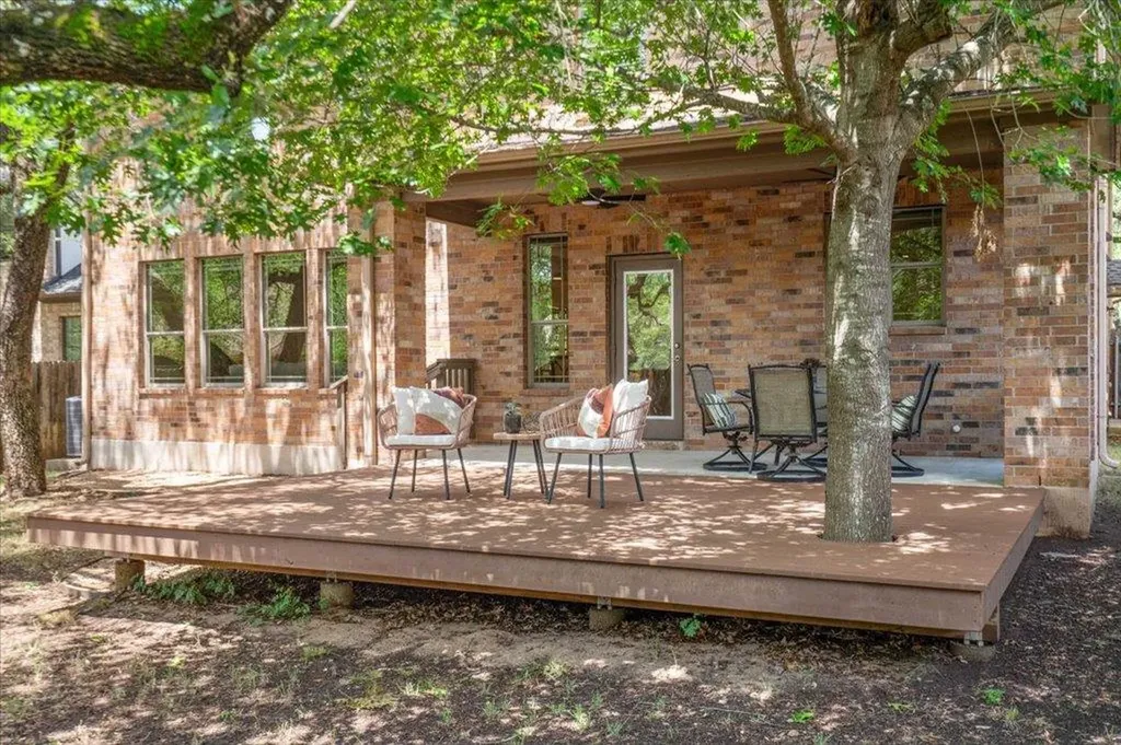11208 Bastogne Loop Austin TX 78739