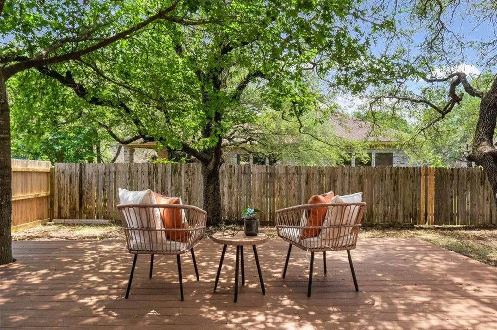 11208 Bastogne Loop Austin TX 78739
