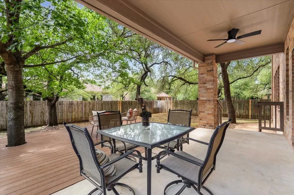 11208 Bastogne Loop Austin TX 78739