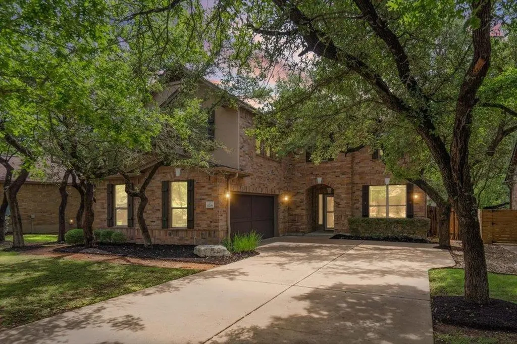 11208 Bastogne Loop Austin TX 78739