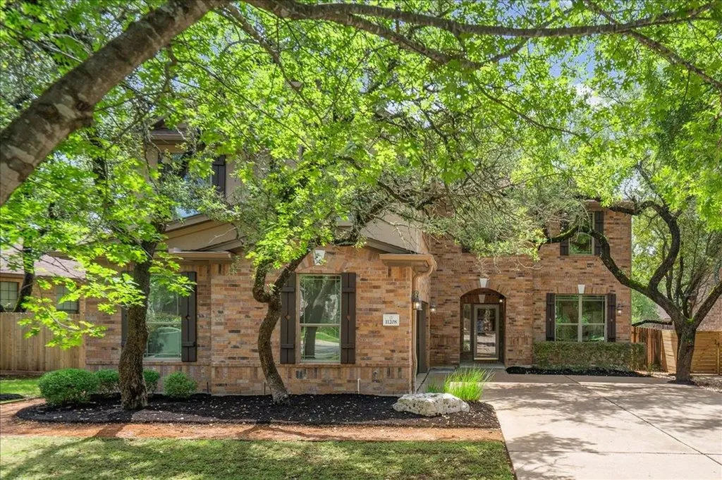 11208 Bastogne Loop Austin TX 78739