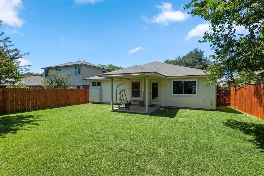 1512 Dillon Lake Bend Leander TX 78641