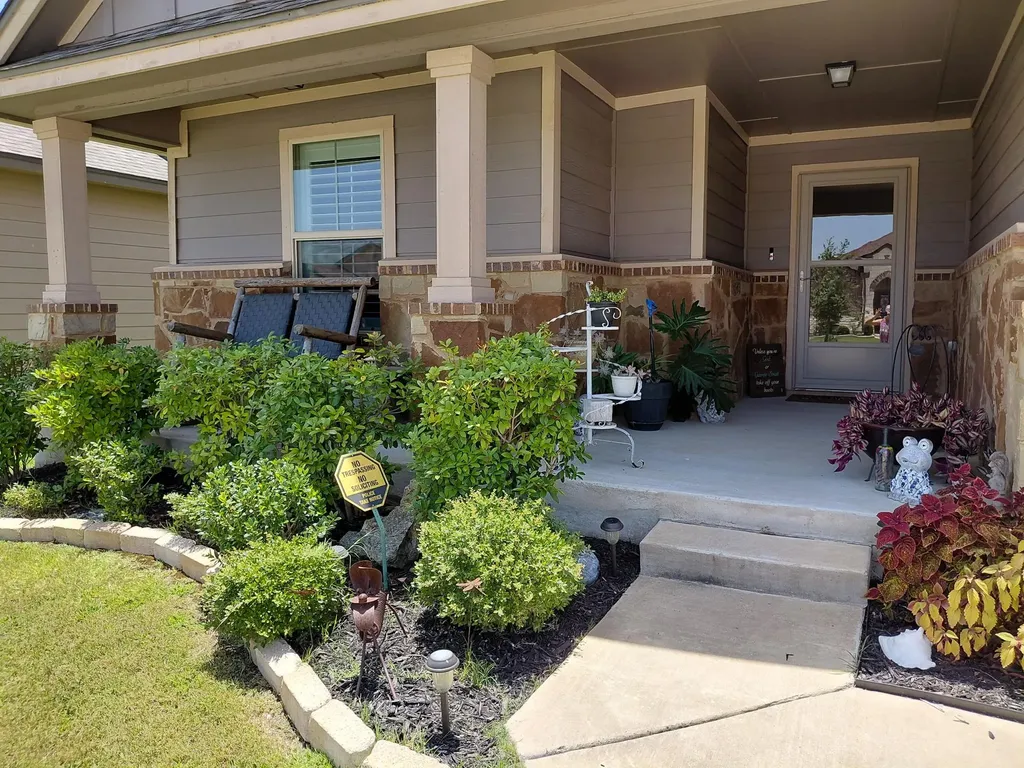 188 Beth Ann Loop Taylor TX 76574