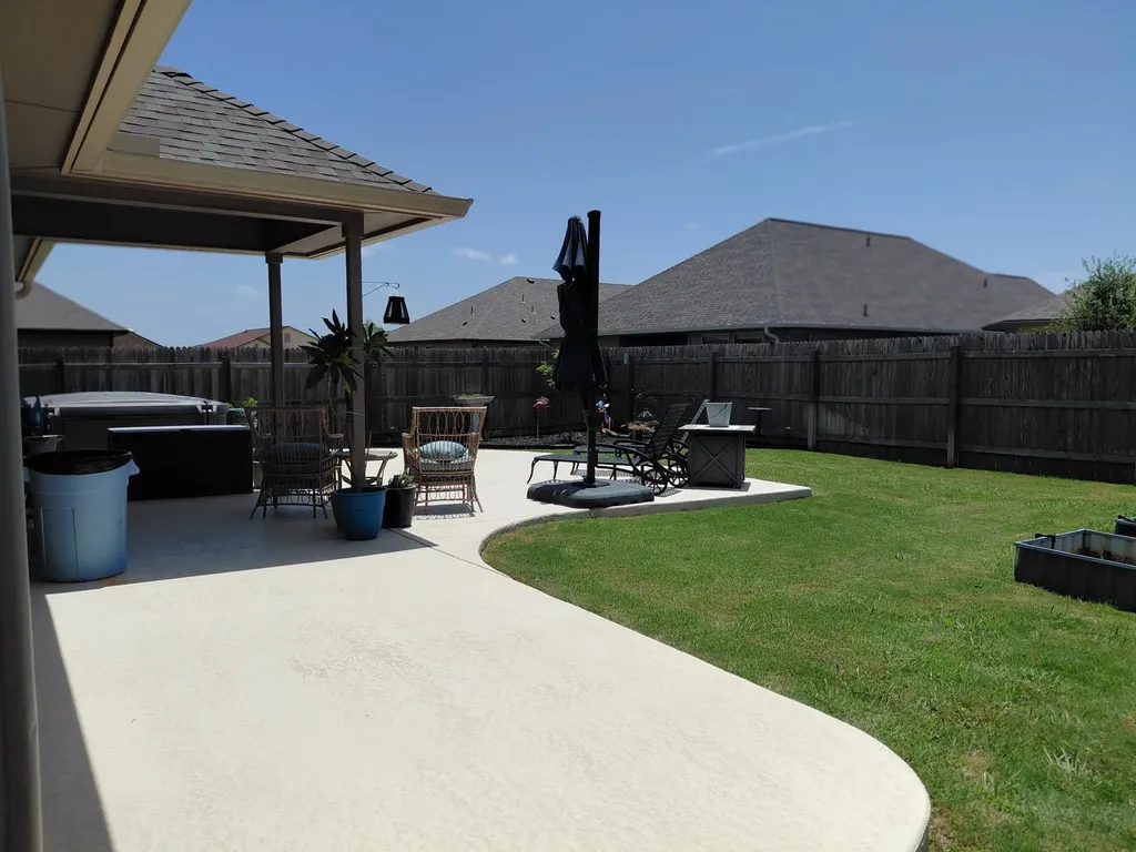 188 Beth Ann Loop Taylor TX 76574