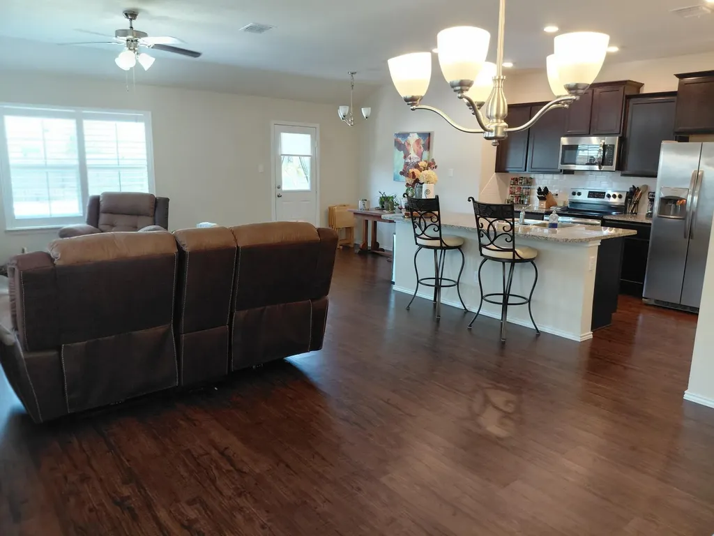 188 Beth Ann Loop Taylor TX 76574