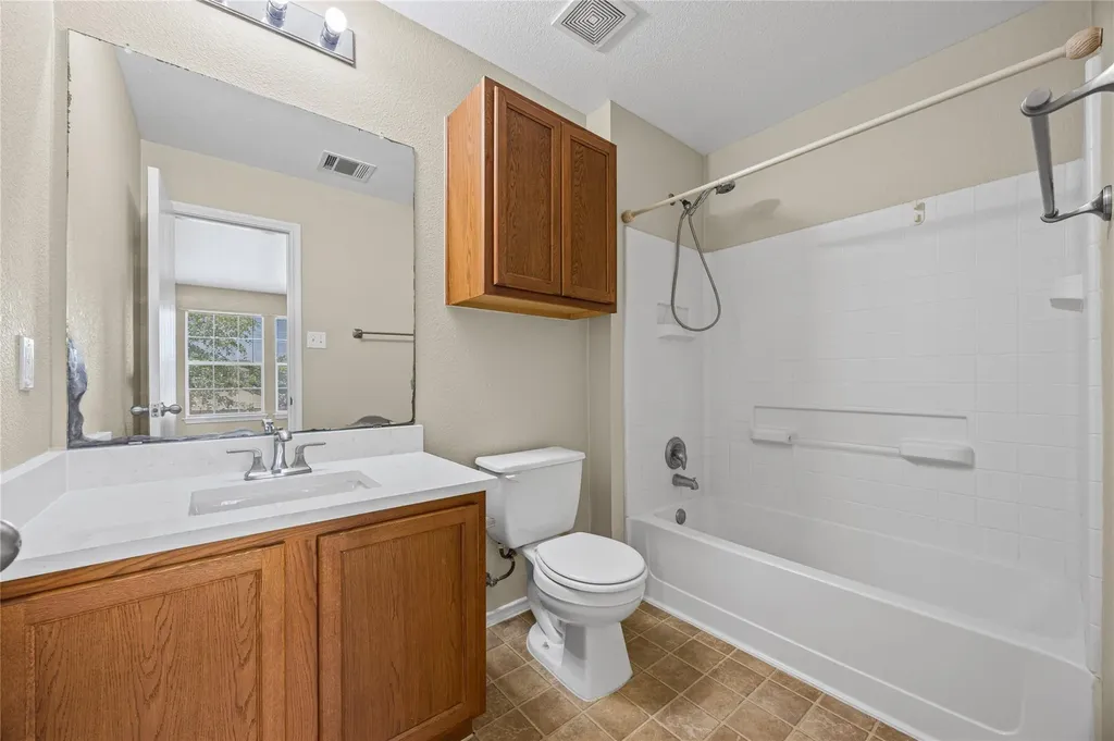 198 Black Forest Buda TX 78610