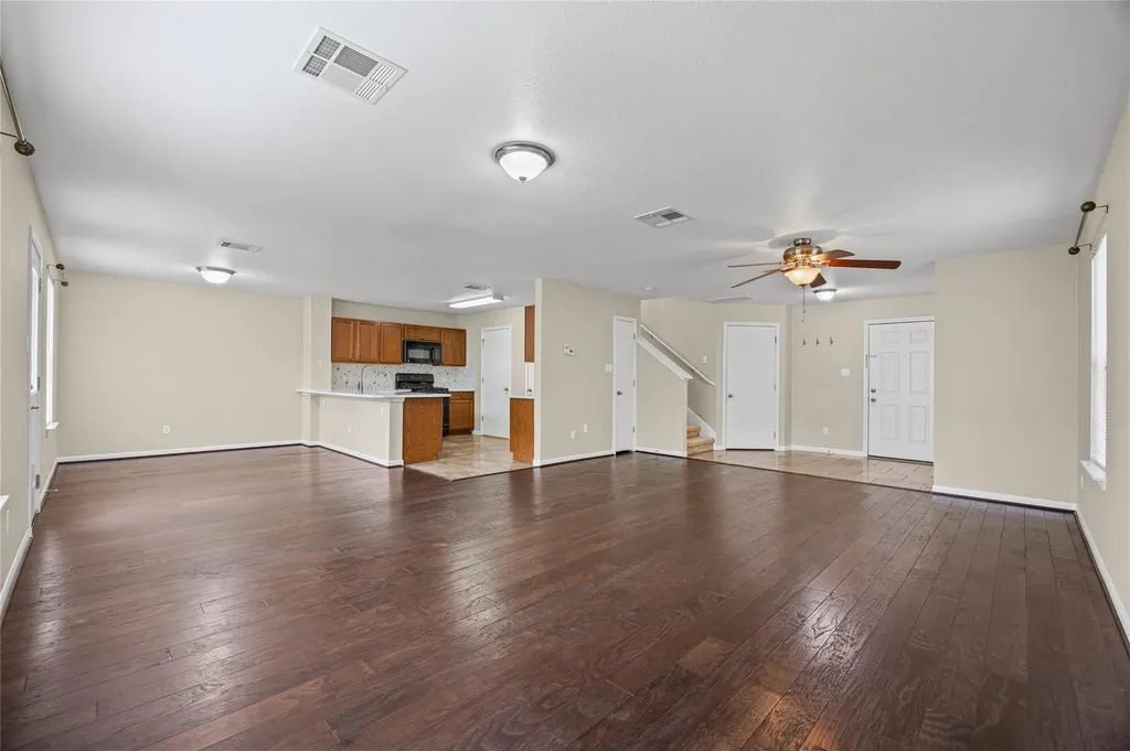 198 Black Forest Buda TX 78610