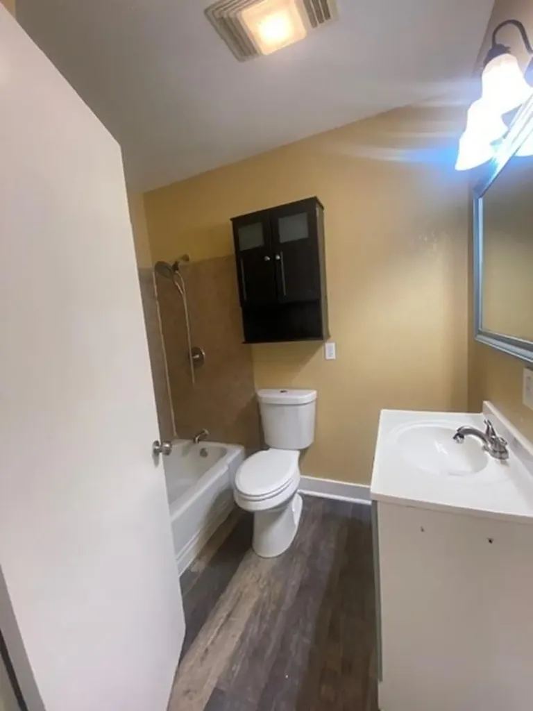 214 S Hackberry Avenue Luling TX 78648