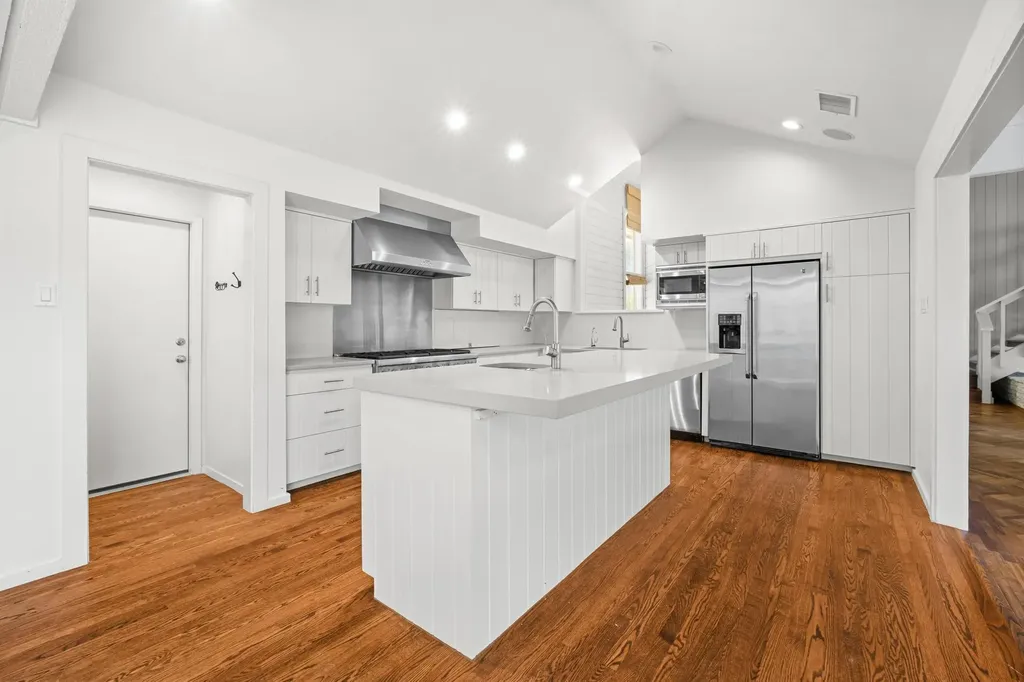 718 Bermuda Street Lakeway TX 78734