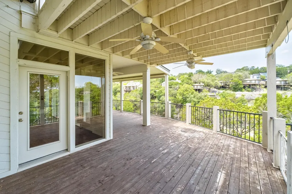 718 Bermuda Street Lakeway TX 78734