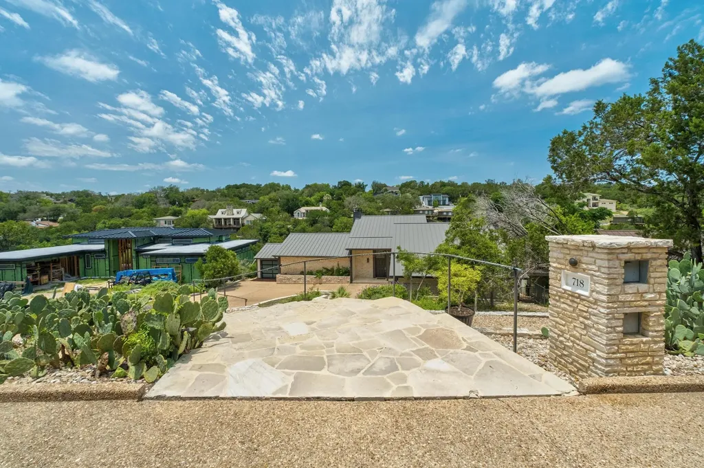 718 Bermuda Street Lakeway TX 78734