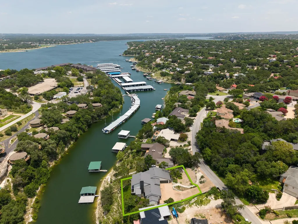718 Bermuda Street Lakeway TX 78734