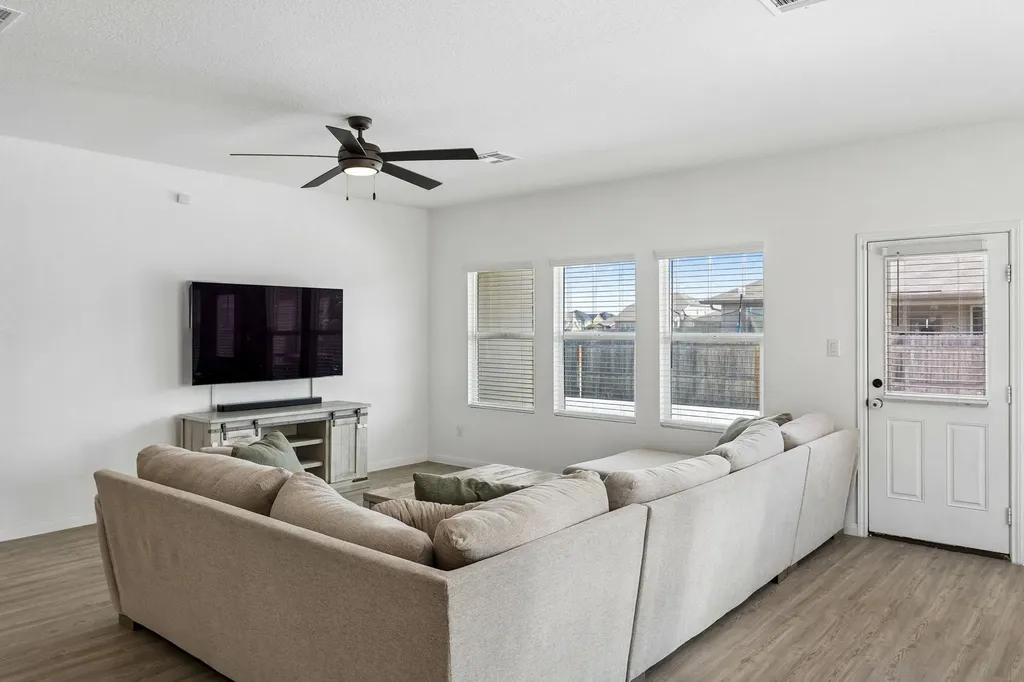 2724 Sierra Chicas Lane Seguin TX 78155