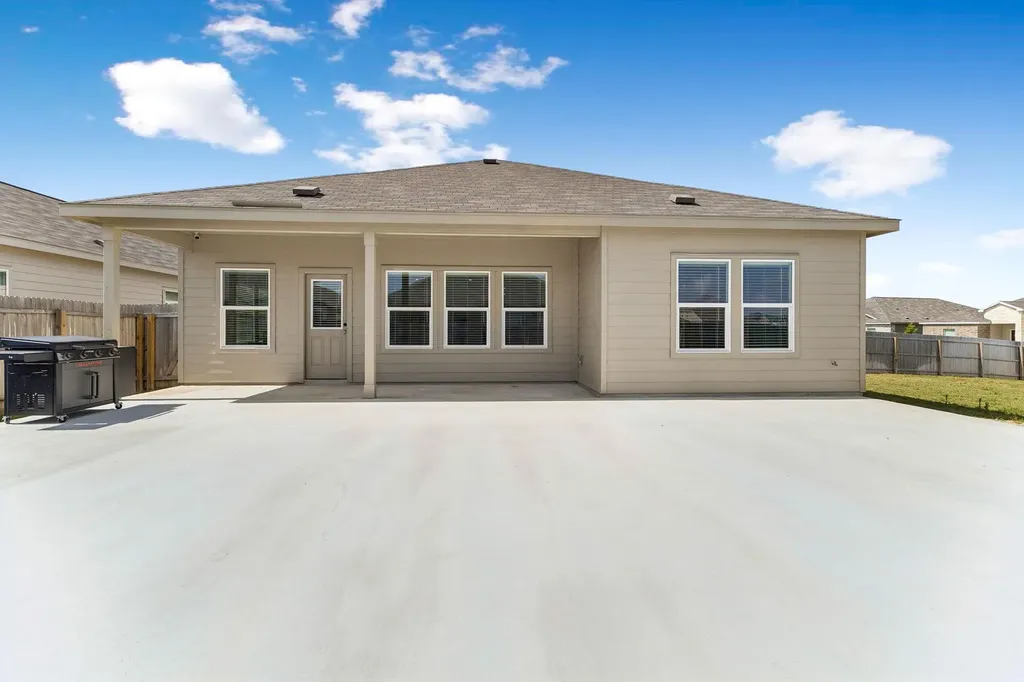 2724 Sierra Chicas Lane Seguin TX 78155