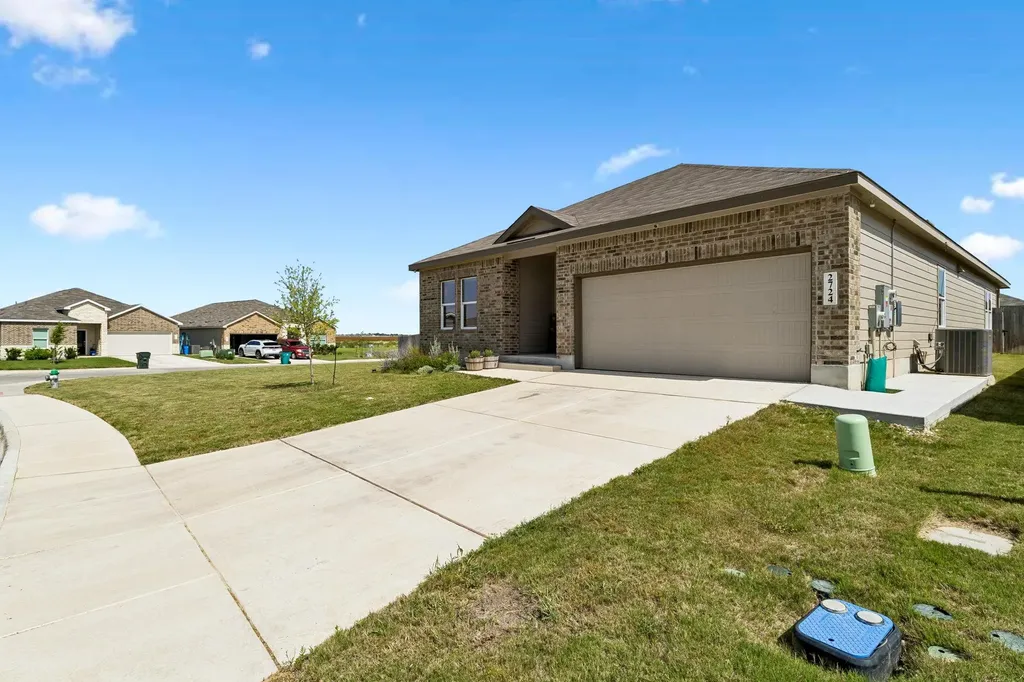 2724 Sierra Chicas Lane Seguin TX 78155