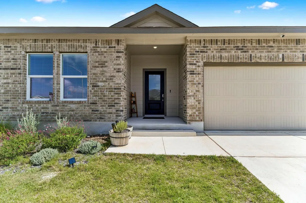 2724 Sierra Chicas Lane Seguin TX 78155