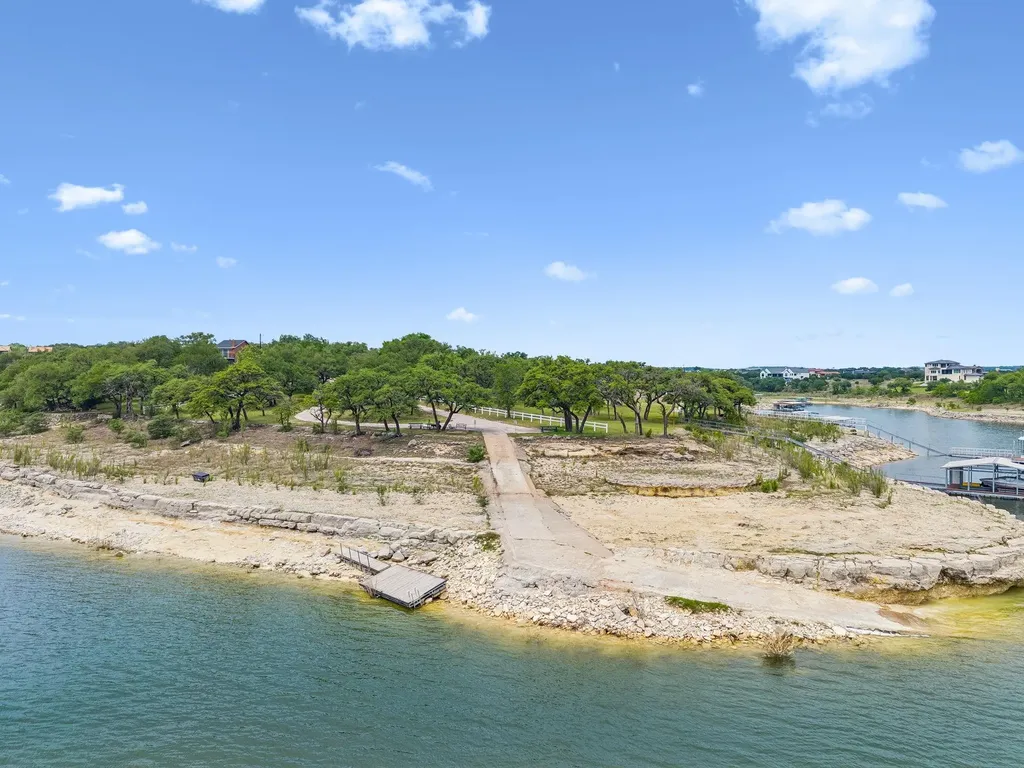 1115 Edgewater Drive Spicewood TX 78669