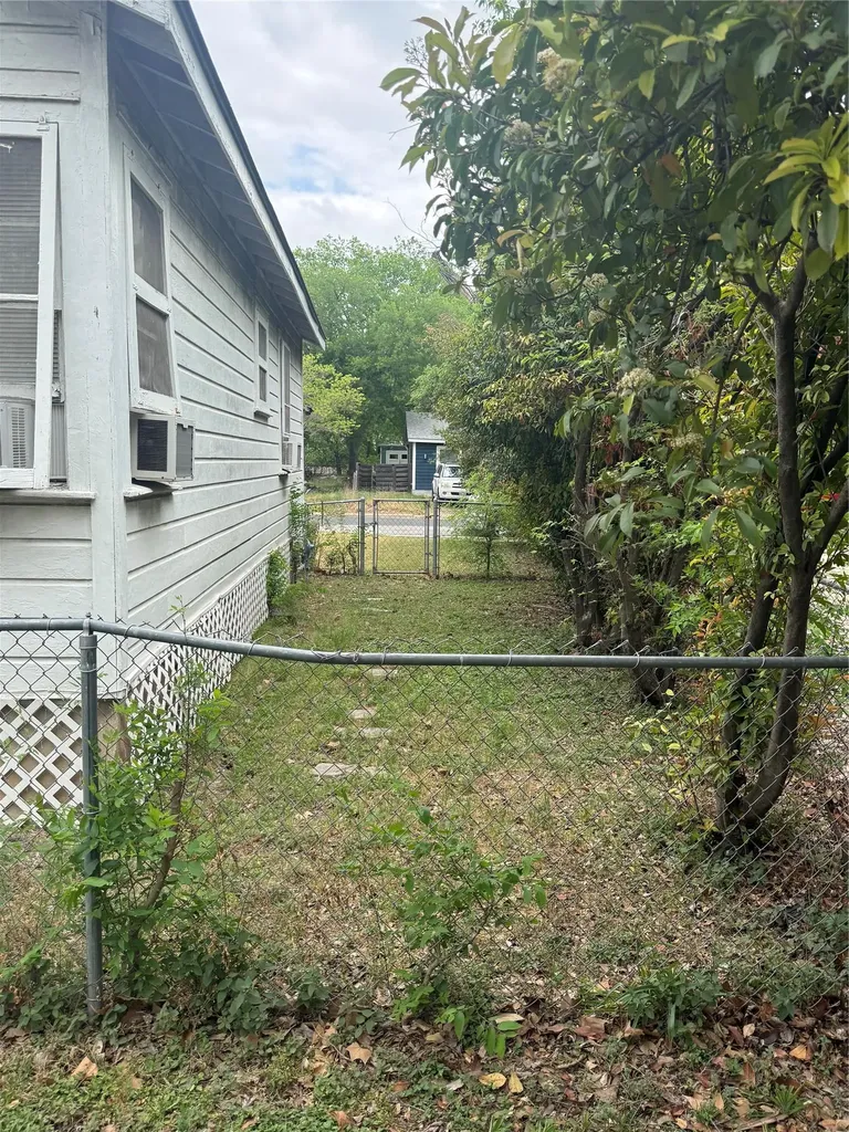 5702 Duval Street Austin TX 78752