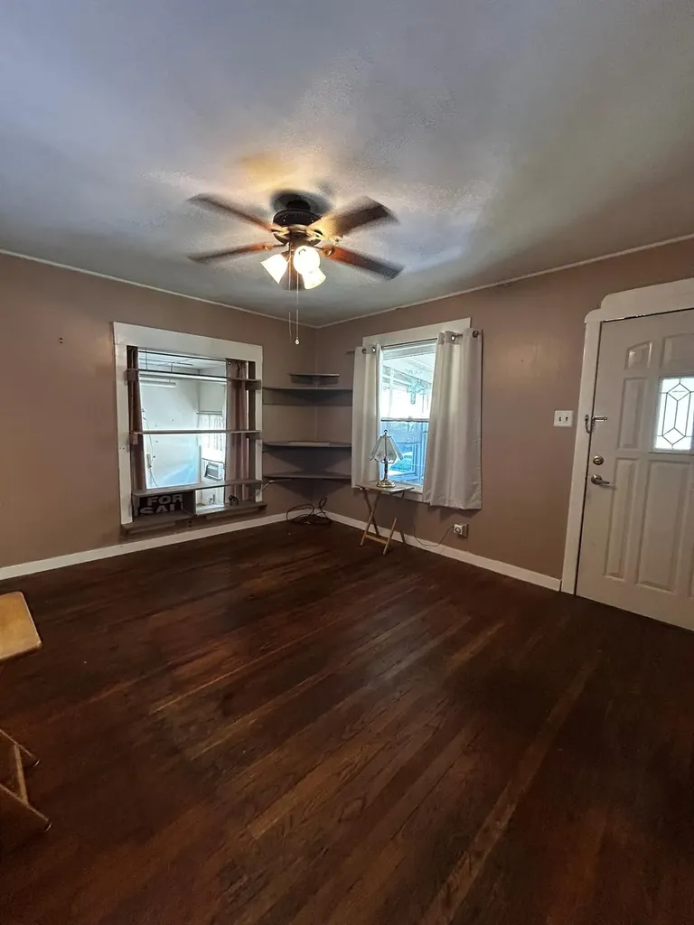 5702 Duval Street Austin TX 78752