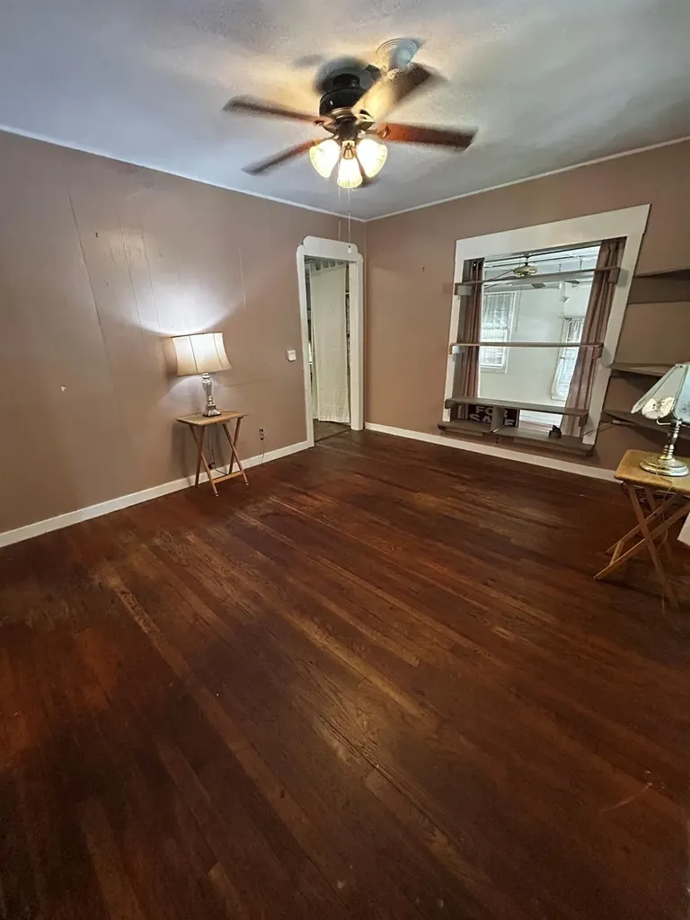 5702 Duval Street Austin TX 78752