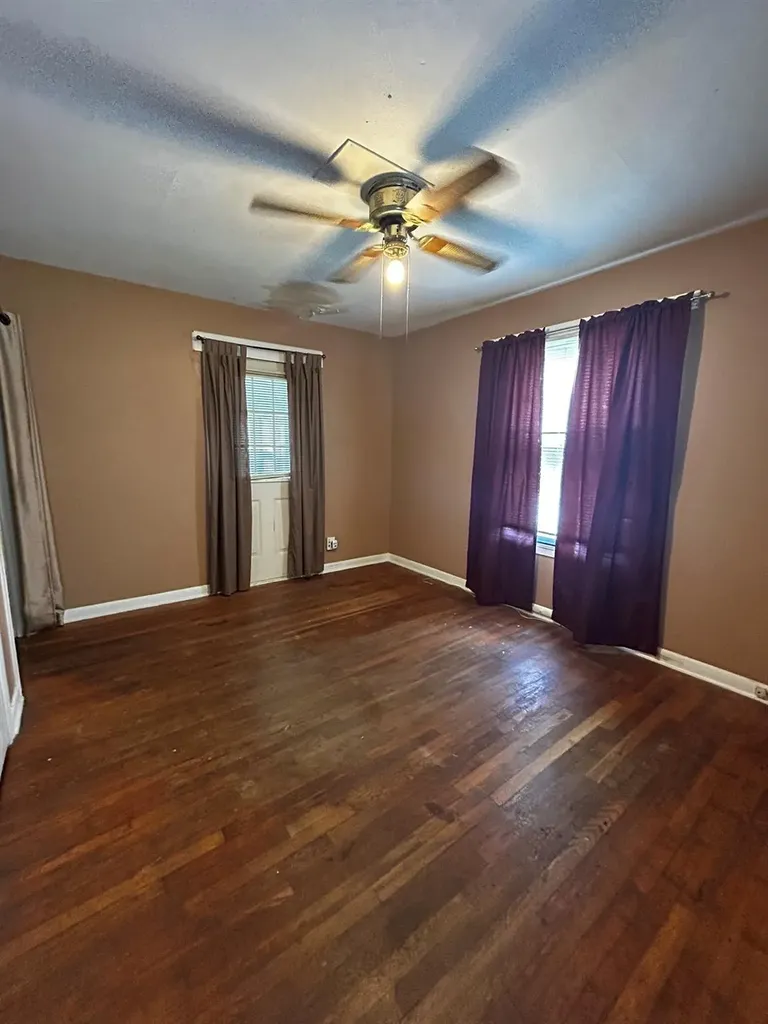5702 Duval Street Austin TX 78752
