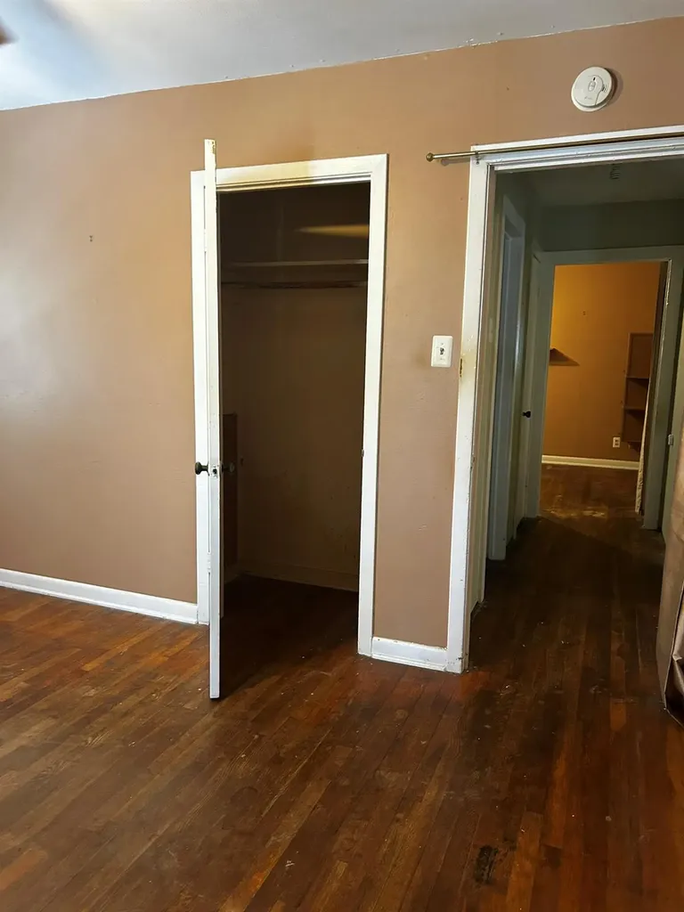 5702 Duval Street Austin TX 78752