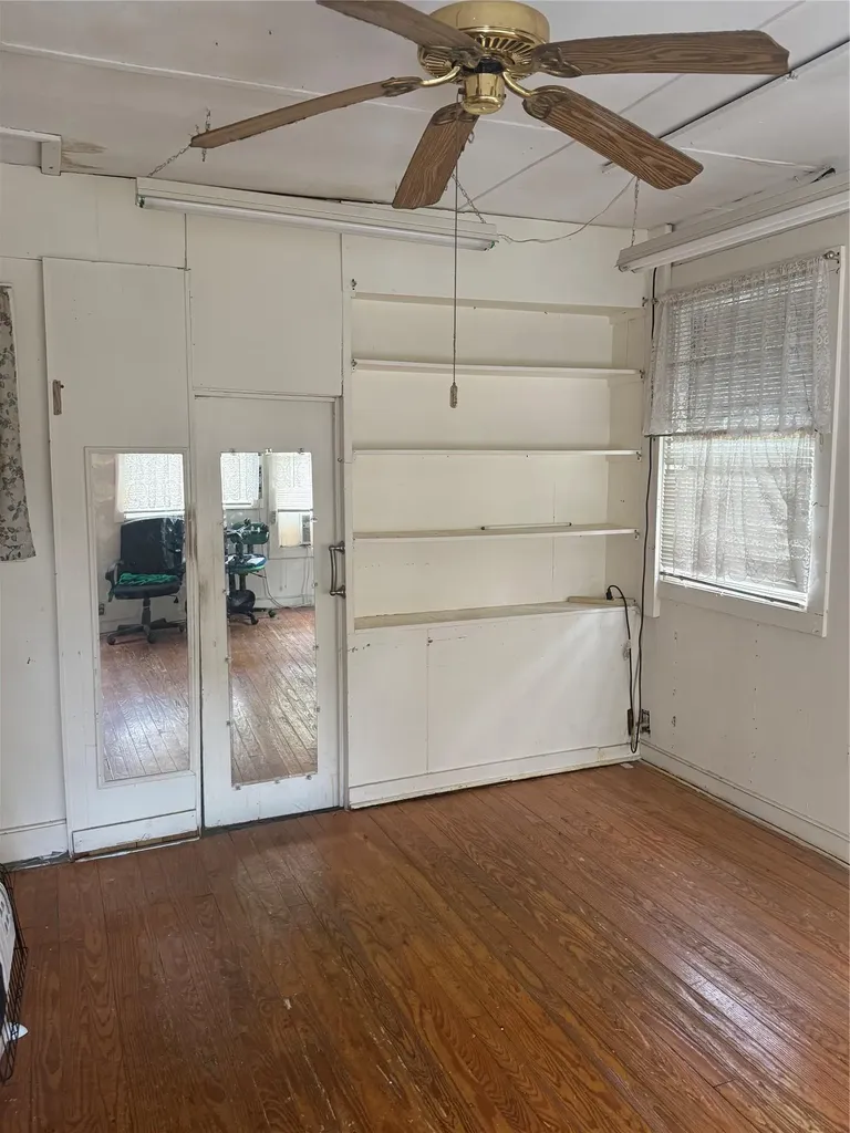 5702 Duval Street Austin TX 78752