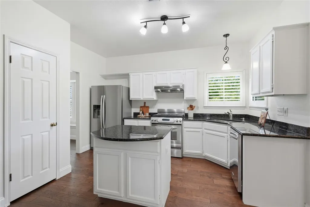 6515 Sans Souci Cove Austin TX 78759