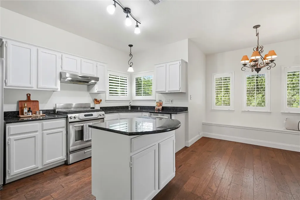 6515 Sans Souci Cove Austin TX 78759