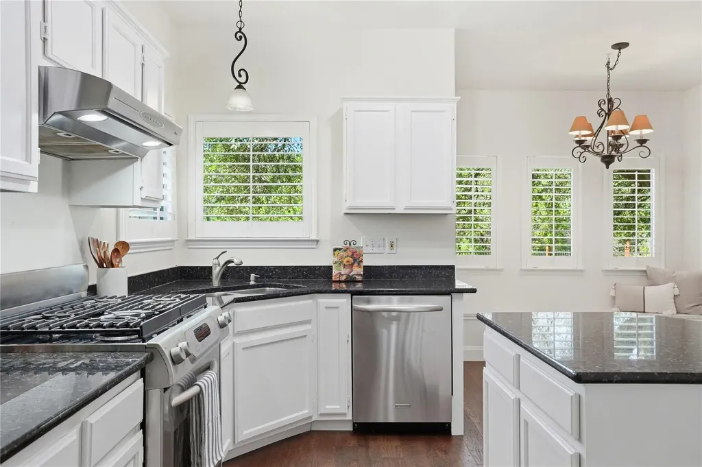 6515 Sans Souci Cove Austin TX 78759
