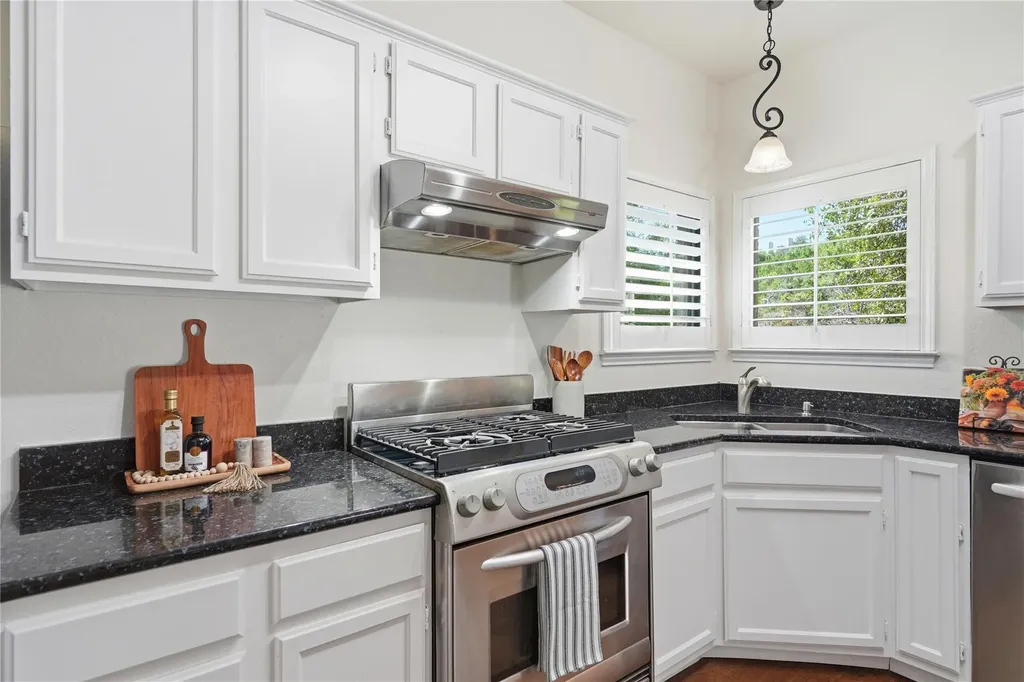 6515 Sans Souci Cove Austin TX 78759