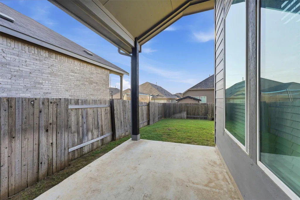 369 Durian Loop Buda TX 78610