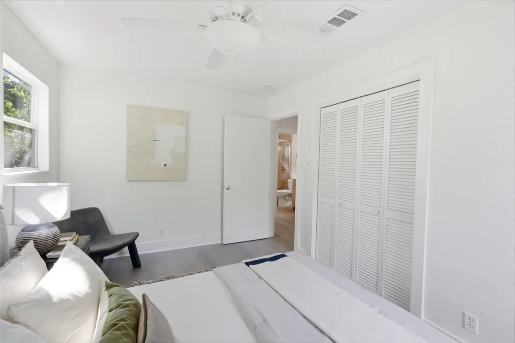 2704 Carnarvon Lane Austin TX 78704
