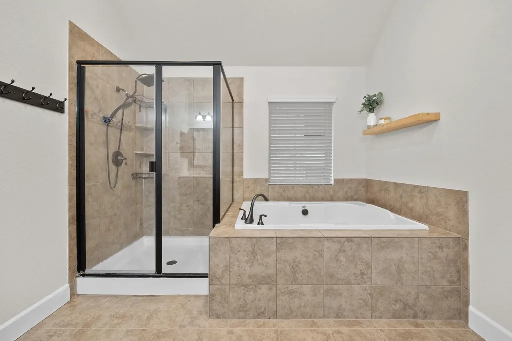 616 Loma Cedro Bend Leander TX 78641