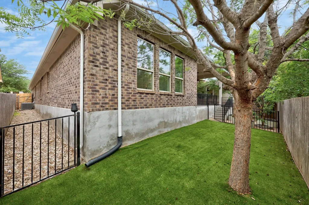616 Loma Cedro Bend Leander TX 78641