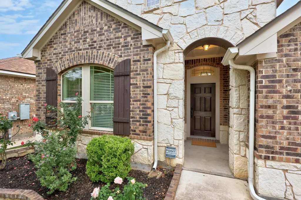 616 Loma Cedro Bend Leander TX 78641