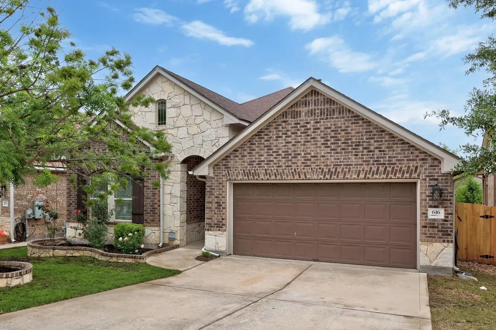 616 Loma Cedro Bend Leander TX 78641