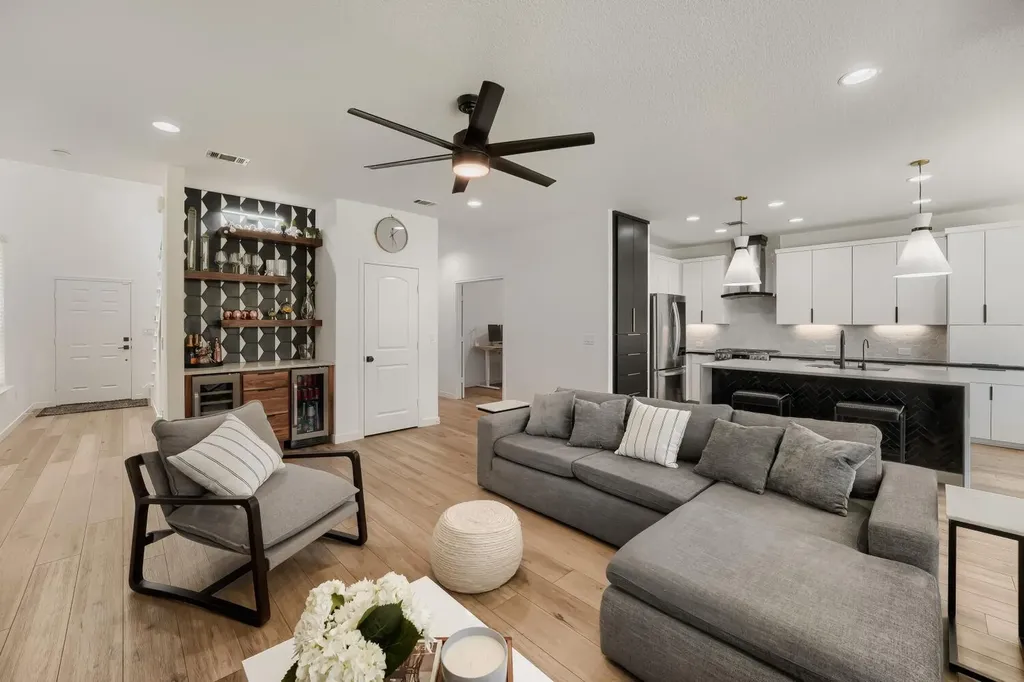10412 Turnbull Loop Austin TX 78717