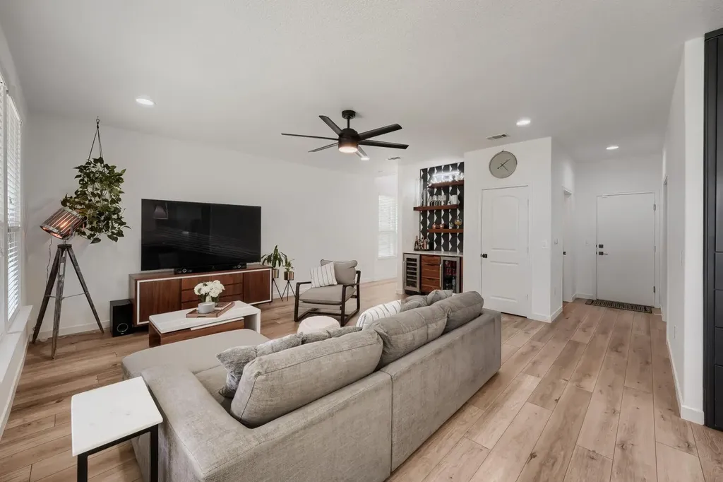 10412 Turnbull Loop Austin TX 78717
