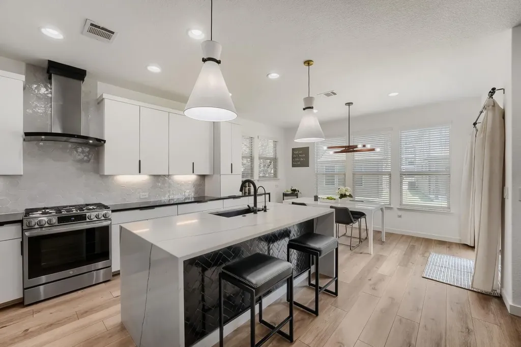 10412 Turnbull Loop Austin TX 78717