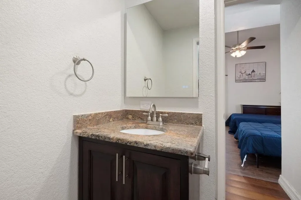 1910 Robbins Place Austin TX 78705