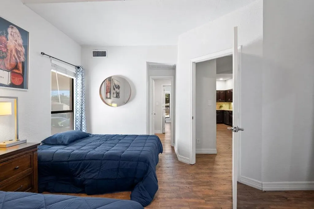 1910 Robbins Place Austin TX 78705