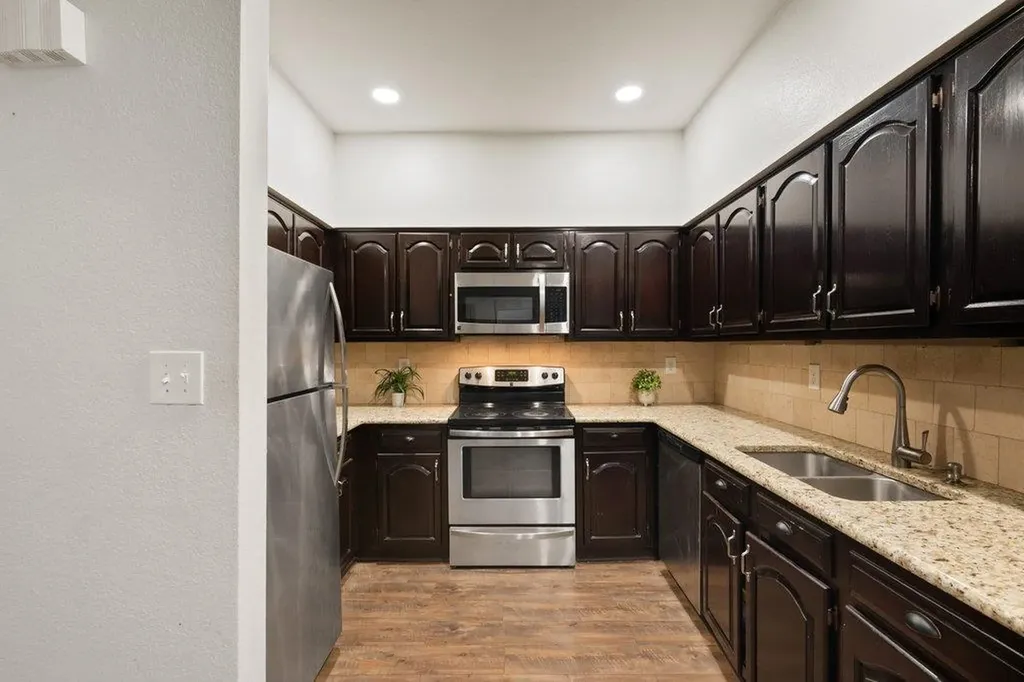 1910 Robbins Place Austin TX 78705