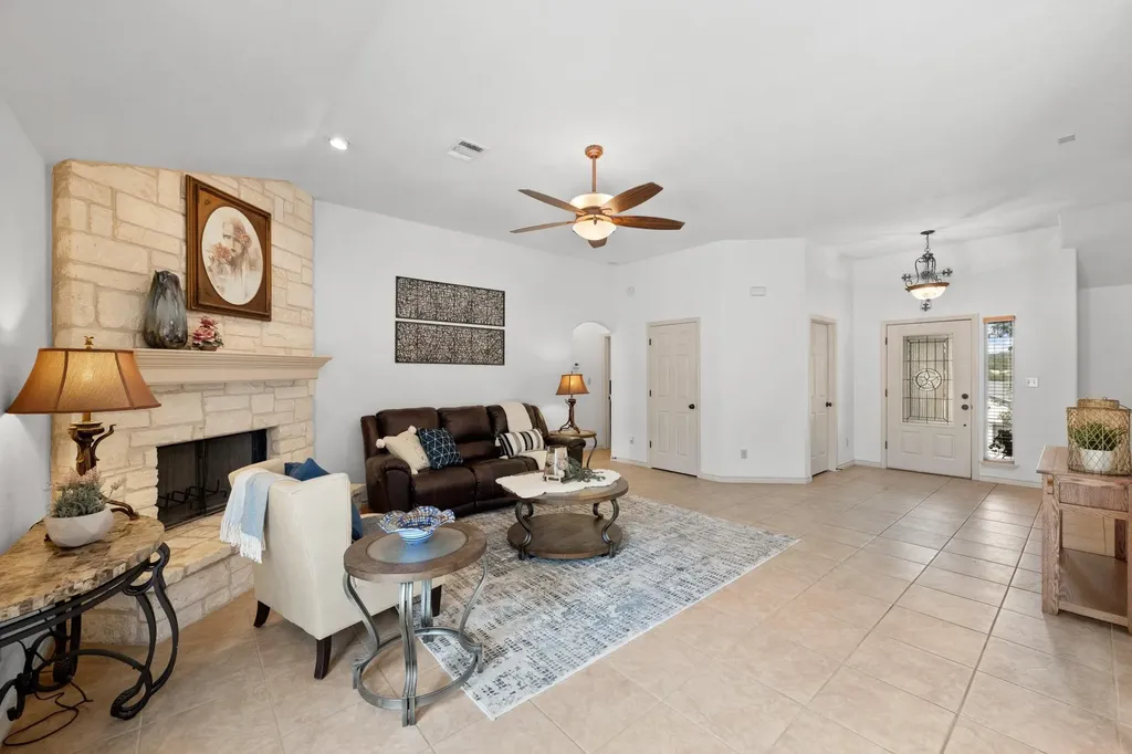 1103 Larkhall Drive Spicewood TX 78669