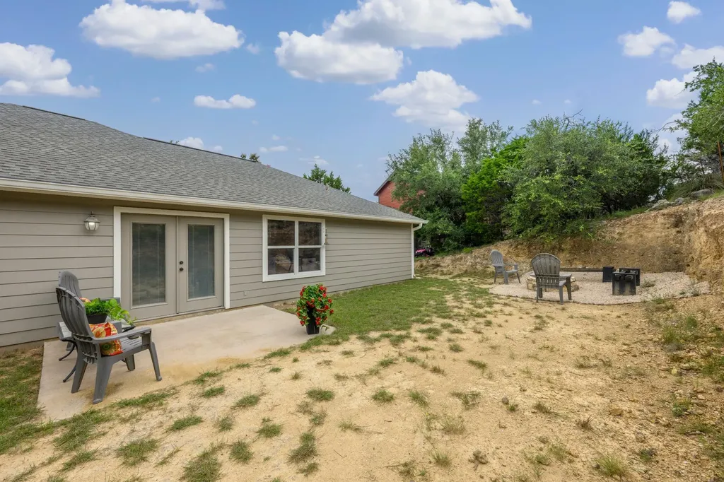 1103 Larkhall Drive Spicewood TX 78669