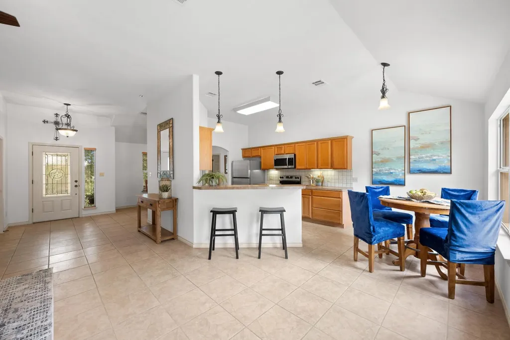1103 Larkhall Drive Spicewood TX 78669