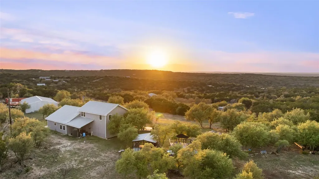 2025 Cripple Creek Stage Road Dripping Springs TX 78620
