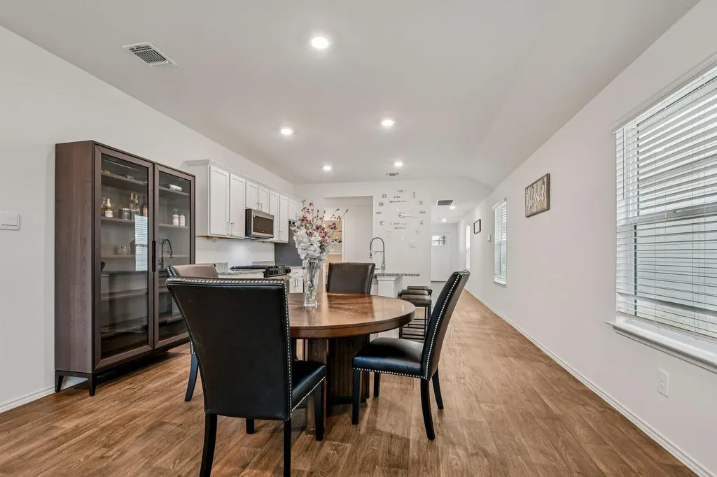 519 Sandringham Loop Kyle TX 78640
