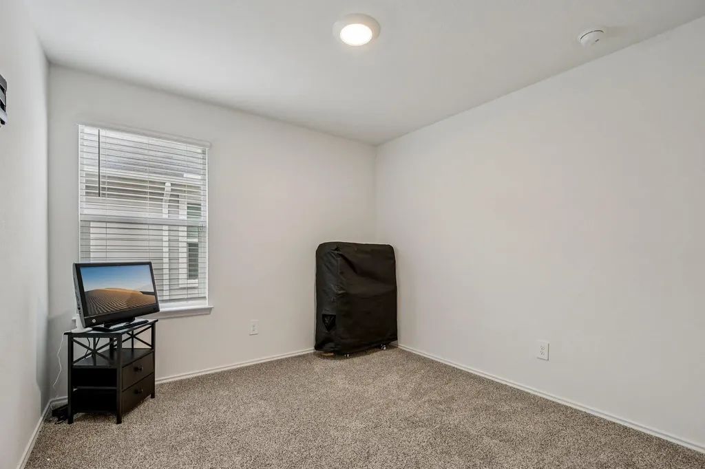 519 Sandringham Loop Kyle TX 78640