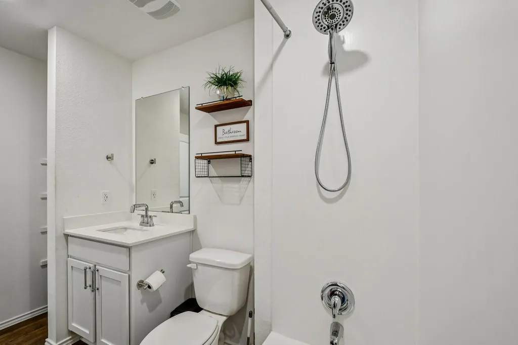 519 Sandringham Loop Kyle TX 78640